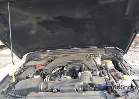 2018 Jeep Wrangler Unlimited Sahara 4X4 z USA, uszkodzony, nr VIN 1C4HJXEG4JW285363